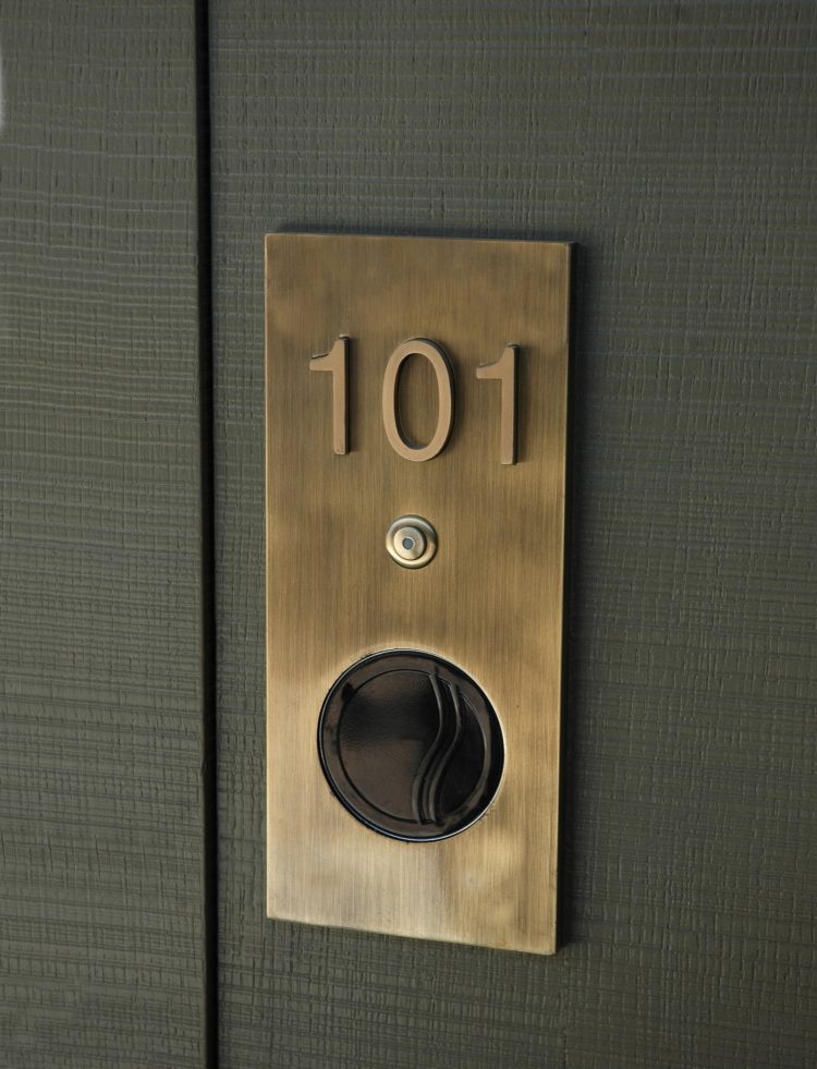 Room-number-750x981